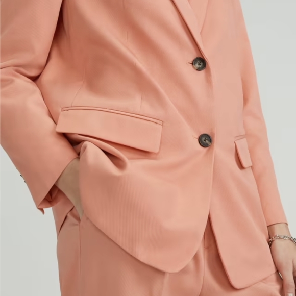 EVERLANE The TENCEL™ Oversized Blazer - Picture 8 of 13